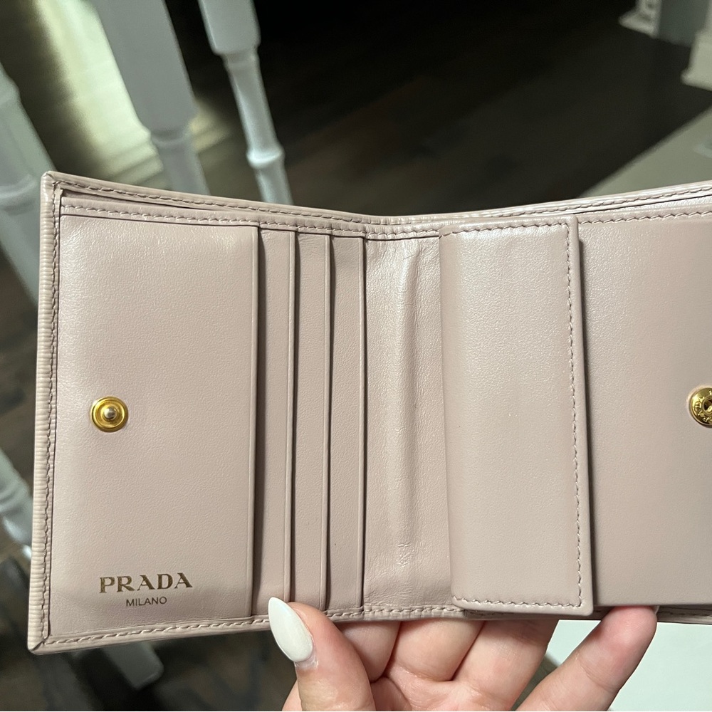 Prada bifold wallet - Picture 3 of 8